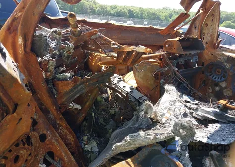 2006 Ford E-350 Super Duty Xl/Xlt z USA, uszkodzony, nr VIN 1FBSS31L46DA51763